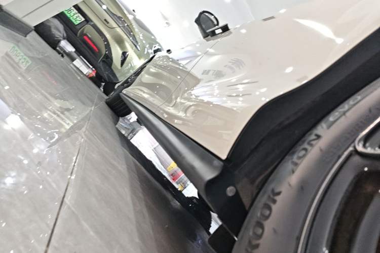 Used IM L6 2025 Max Left Side Sill