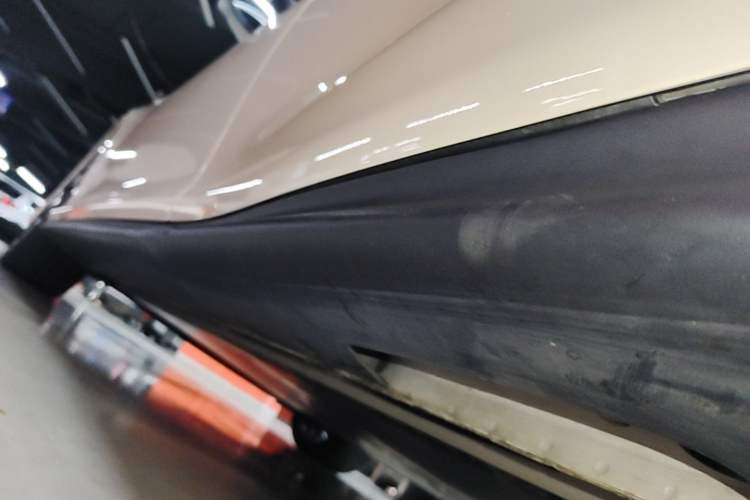 Used IM L6 2025 Ultra Model Left Side Sill