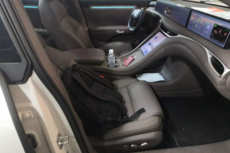 Used IM L6 2025 Ultra Model Right Front Seat