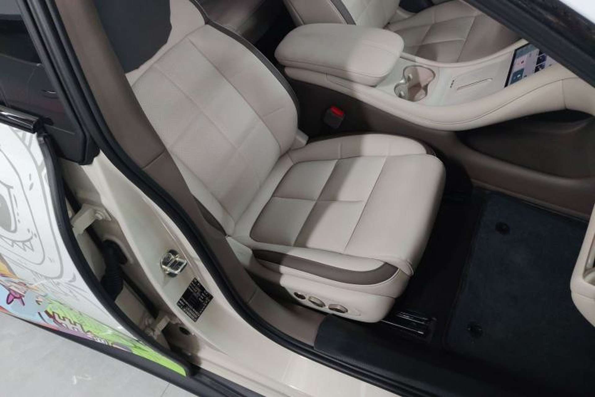 Used IM L6 2025 Max Right Front Seat