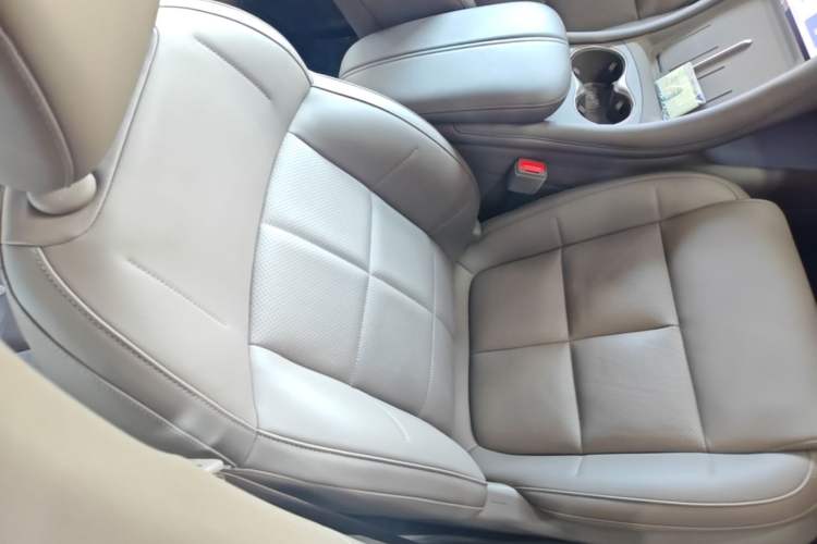 Used IM L6 2025 Ultra Model Right Front Seat