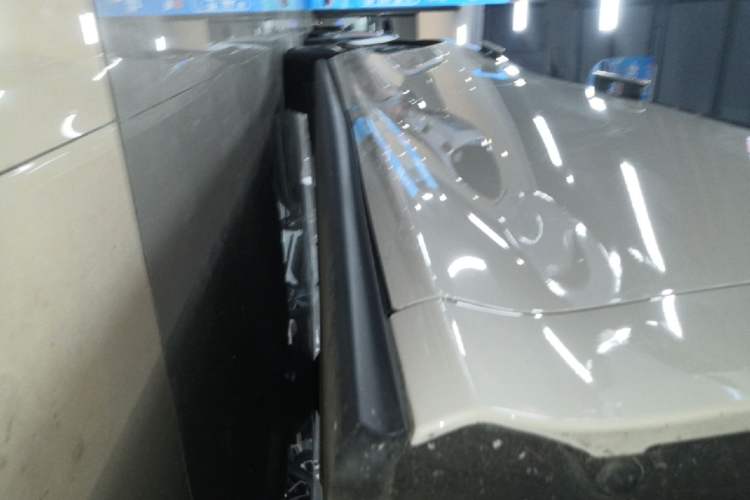 Used IM L6 2025 Ultra Model Right Side Sill