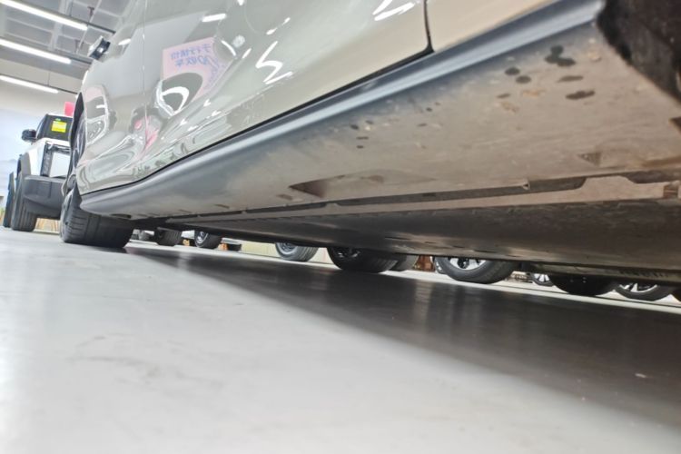 Used IM L6 2025 Ultra Model Right Side Sill