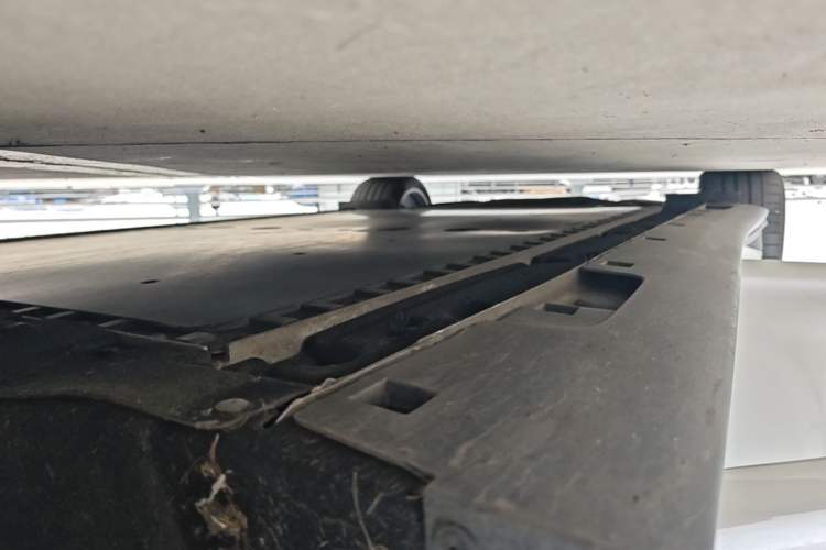Used IM L6 2025 Ultra Model Right Side Sill