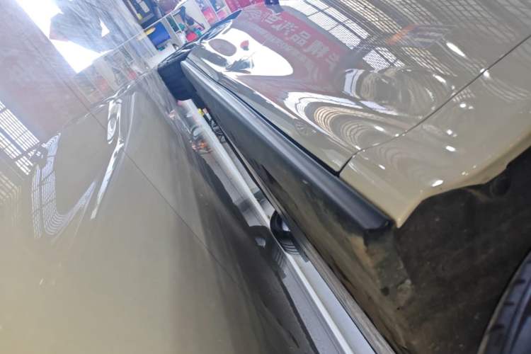 Used IM L6 2025 Ultra Model Right Side Sill