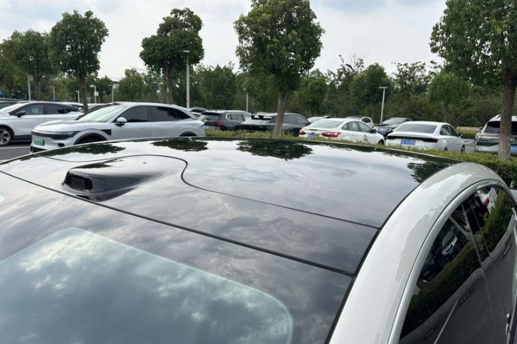 Used IM L6 2025 Ultra Model Roof