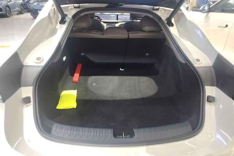 Used IM L6 2025 Max+ Trunk