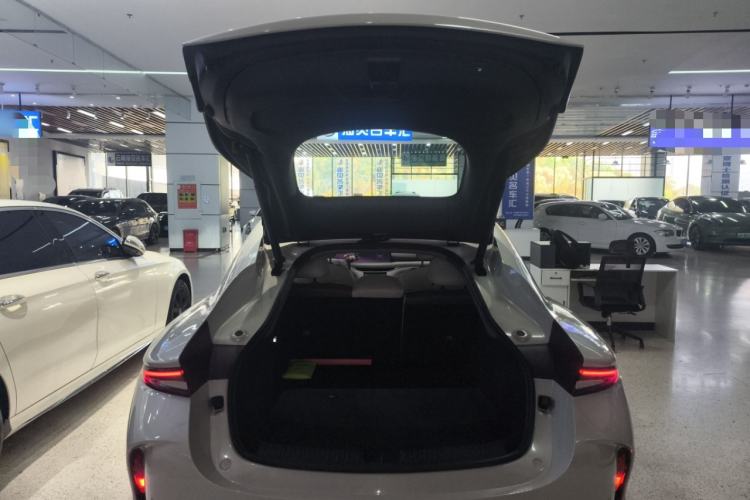 Used IM L6 2025 Max Trunk