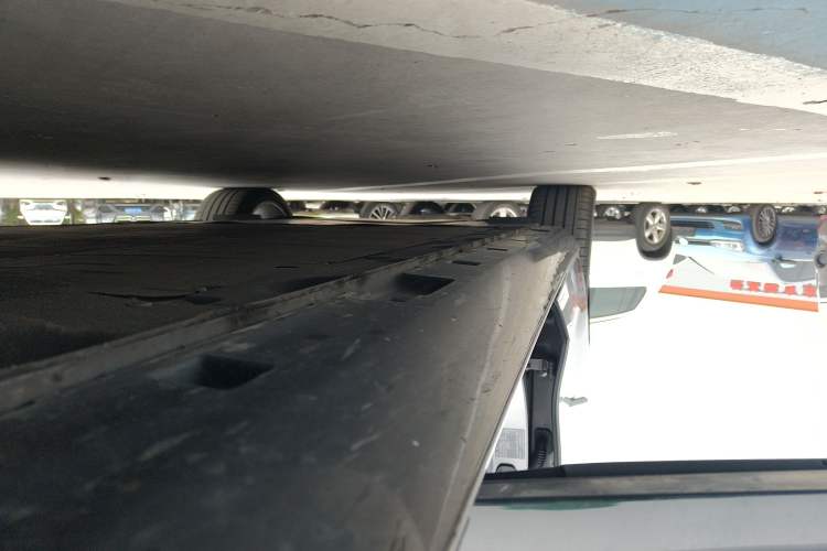 Used IM L7 2022 Dynamic Model Right Side Sill
