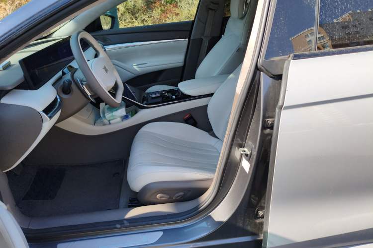 Used IM L7 2022 Pro Model Left Front Seat