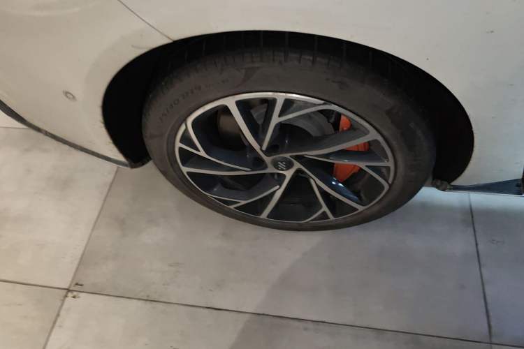 Used IM L7 2022 Dynamic Model Right Rear Wheel Hub