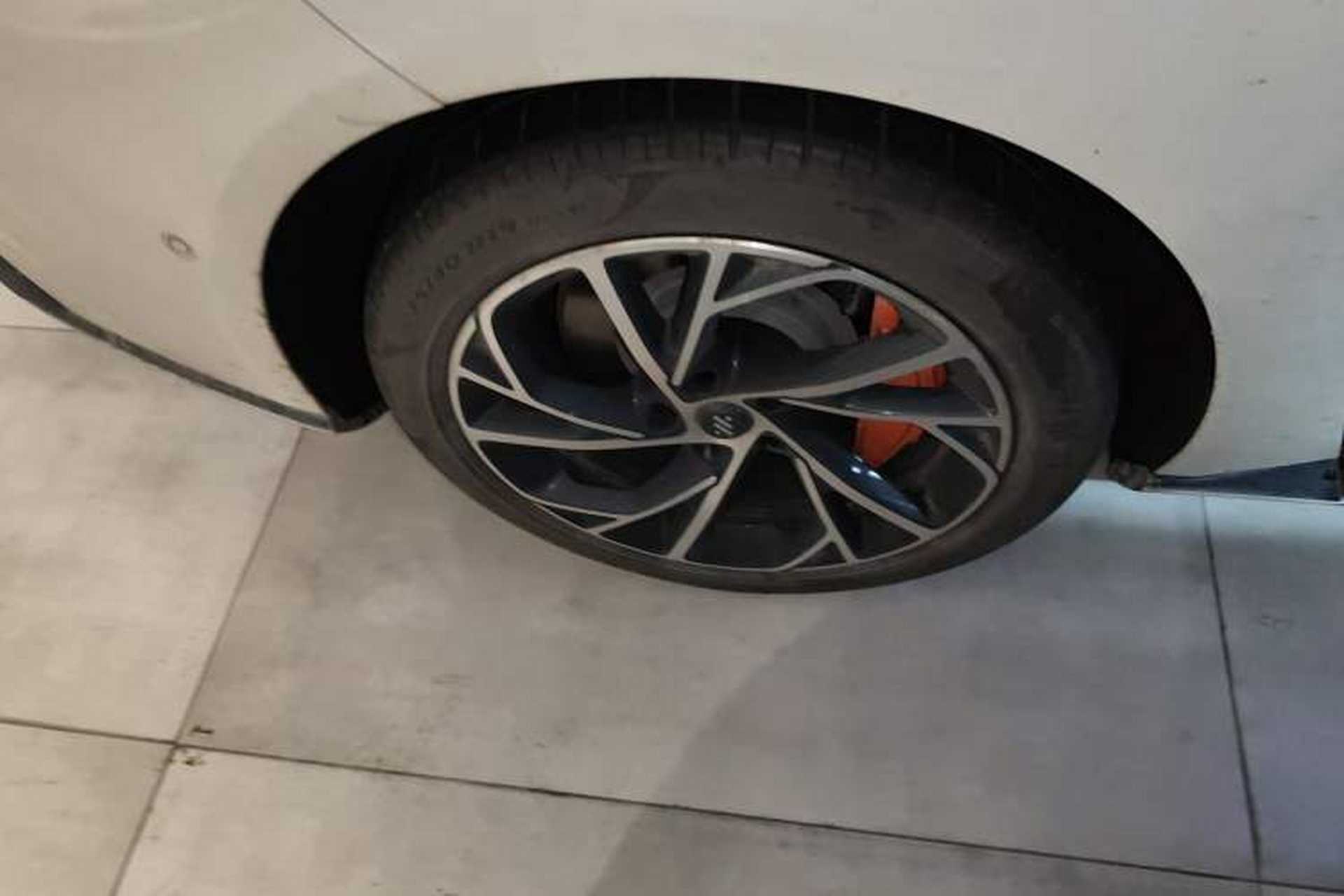 Used IM L7 2022 Dynamic Model Right Rear Wheel Hub