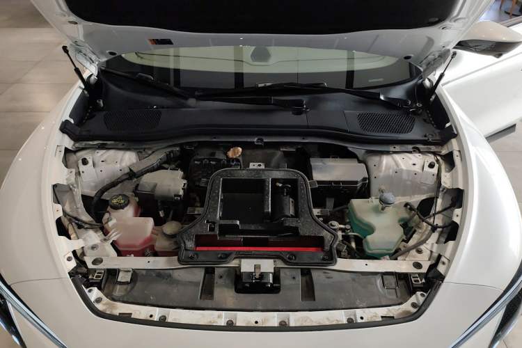 Used IM L7 2022 Pro Model Engine Bay