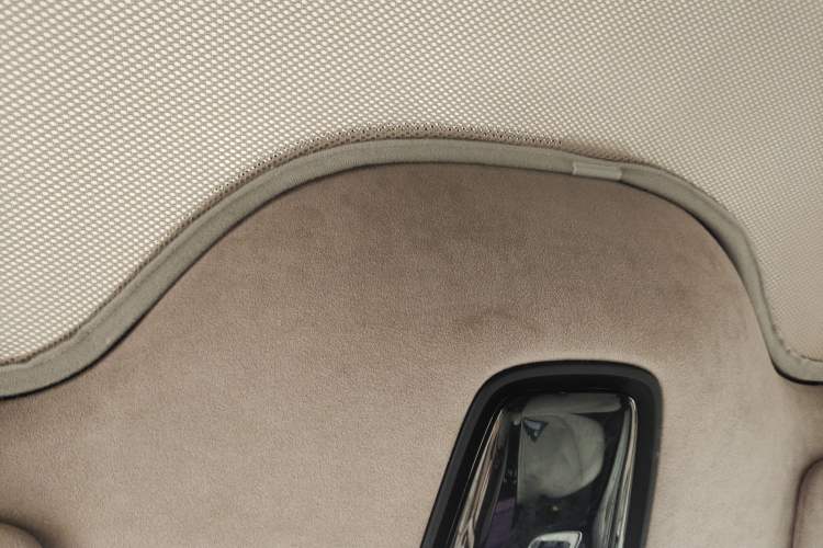 Used IM L7 2022 Dynamic Model Headliner