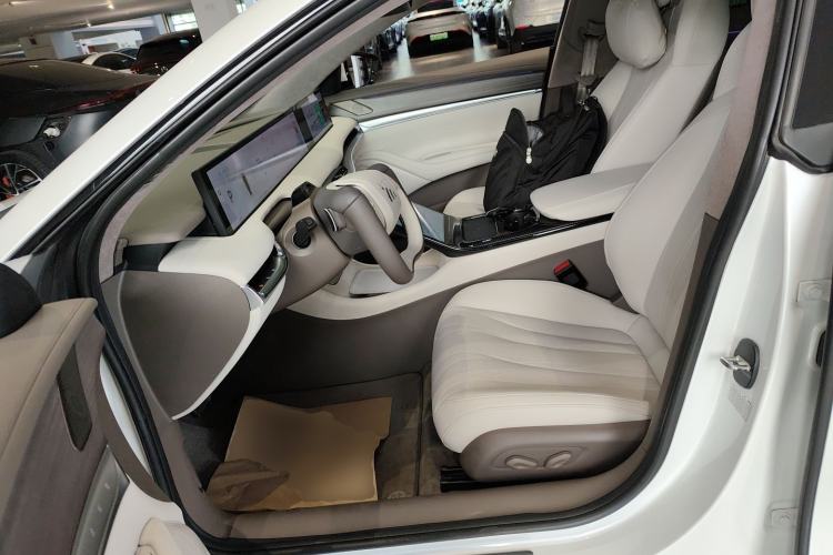 Used IM L7 2022 Pro Model Left Front Seat