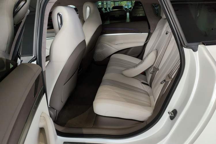 Used IM L7 2022 Pro Model Left Rear Seat