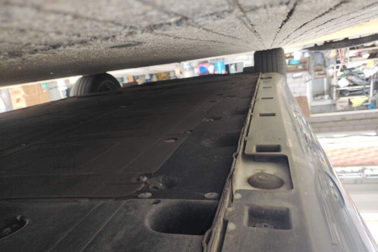 Used IM L7 2022 Dynamic Model Left Side Sill