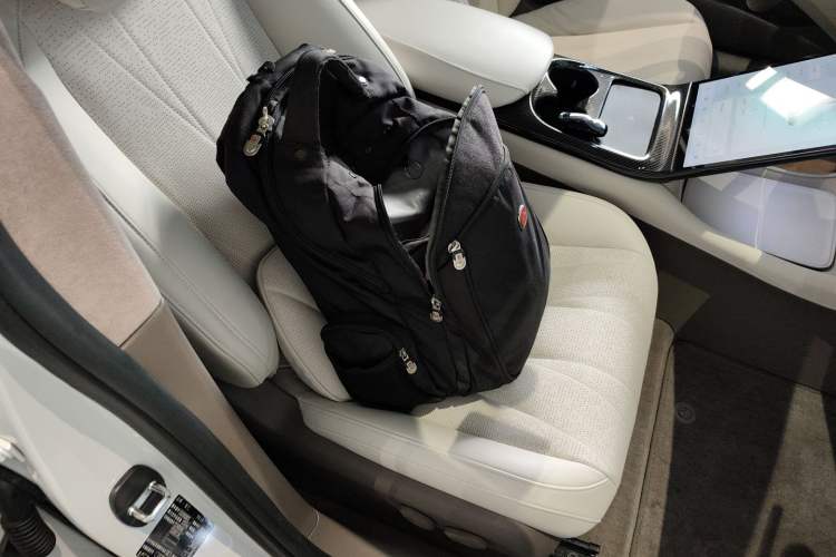 Used IM L7 2022 Pro Model Right Front Seat