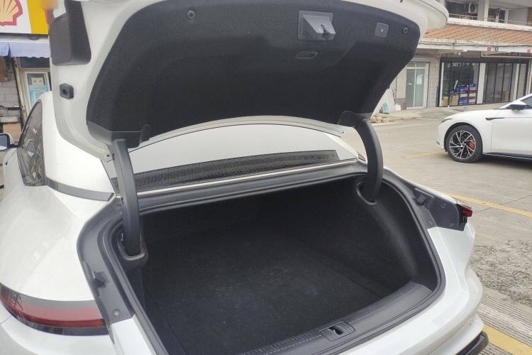 Used IM L7 2022 Dynamic Model Trunk
