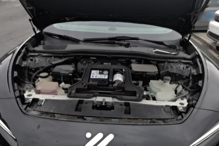 Used IM L7 2022 Dynamic Model Engine Bay