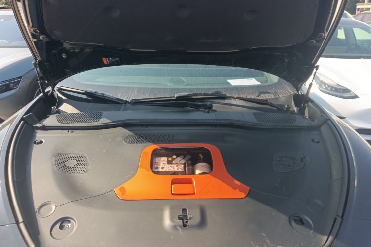 Used IM L7 2022 Dynamic Model Engine Bay