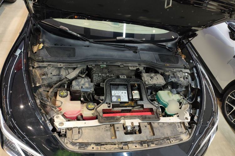 Used IM L7 2022 Dynamic Model Engine Bay