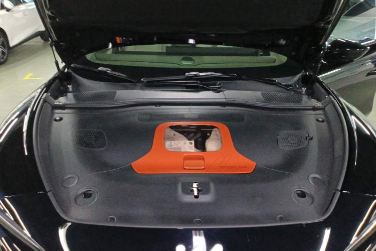 Used IM L7 2022 Dynamic Model Engine Bay