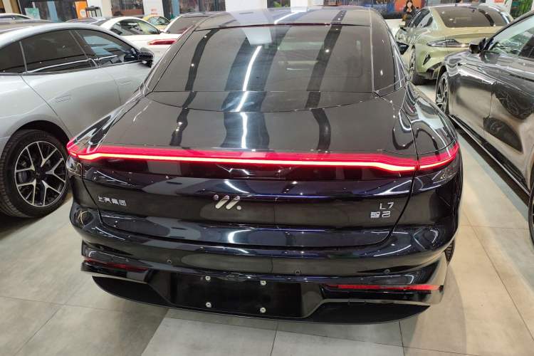 Used IM L7 2022 Dynamic Model Exterior 4