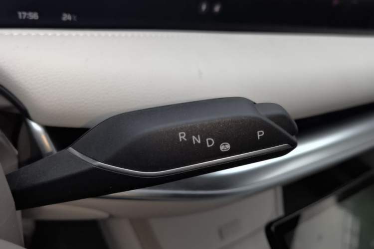 Used IM L7 2022 Dynamic Model Gear Lever