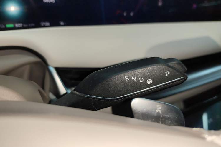 Used IM L7 2022 Dynamic Model Gear Lever