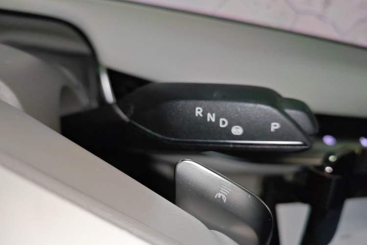 Used IM L7 2022 Dynamic Model Gear Lever