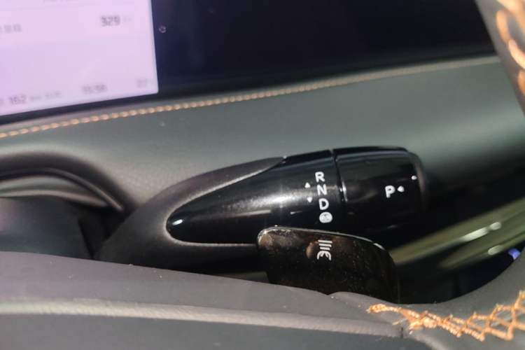 Used IM L7 2022 Dynamic Model Gear Lever