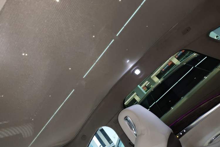 Used IM L7 2022 Dynamic Model Headliner