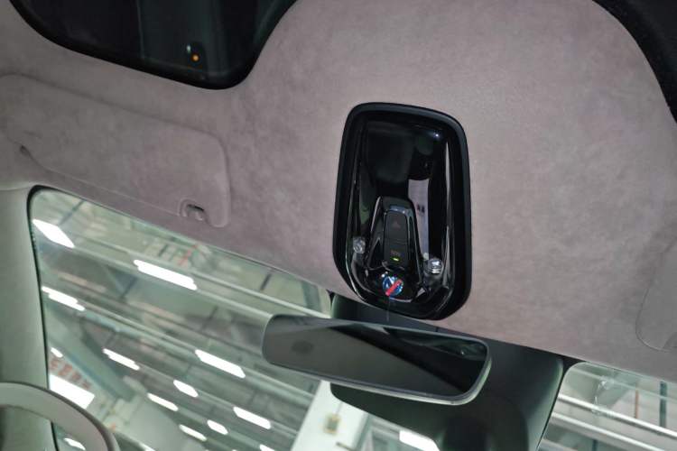 Used IM L7 2022 Dynamic Model Headliner
