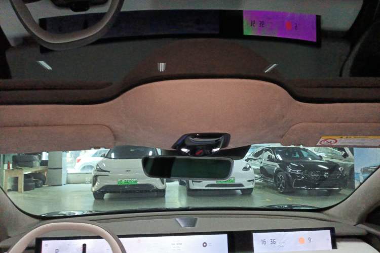 Used IM L7 2022 Dynamic Model Headliner