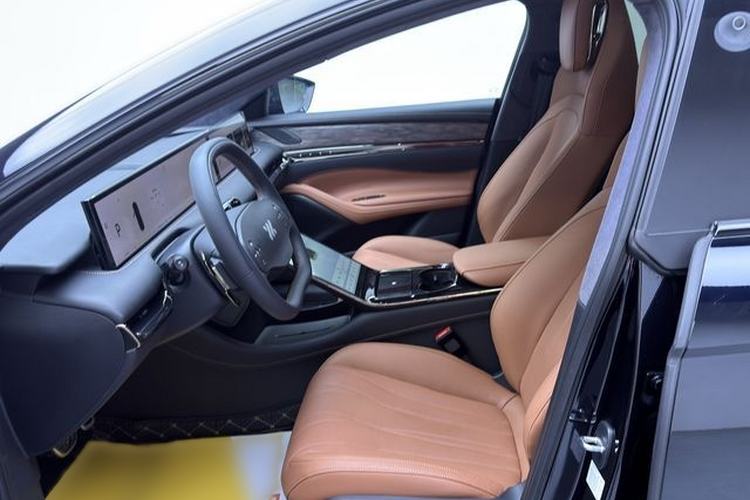Used IM L7 2022 Dynamic Model Interior 1