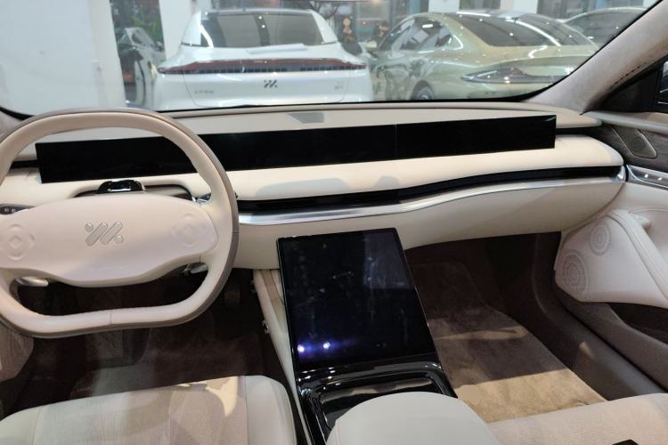 Used IM L7 2022 Dynamic Model Interior 2