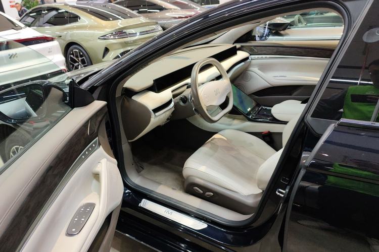 Used IM L7 2022 Dynamic Model Interior 3