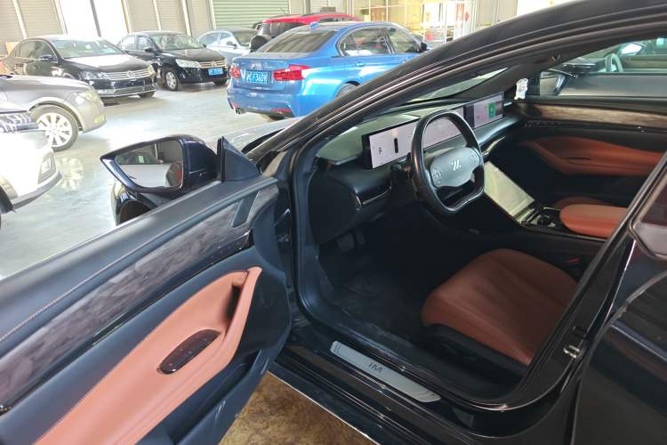 Used IM L7 2022 Dynamic Model Interior 3