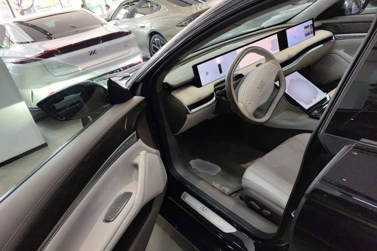Used IM L7 2022 Dynamic Model Interior 3