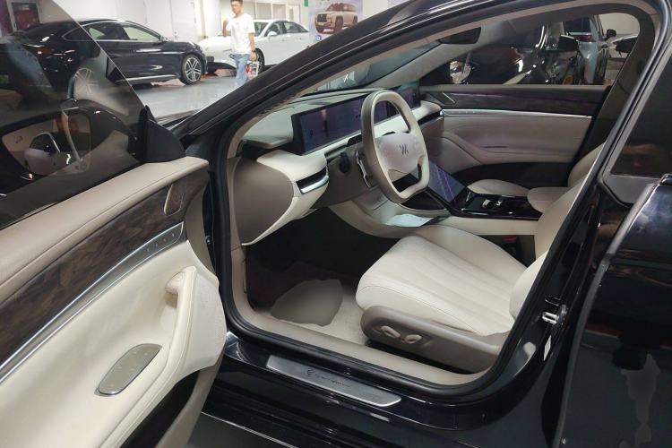 Used IM L7 2022 Dynamic Model Interior 3