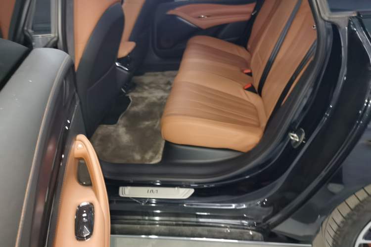 Used IM L7 2022 Pro Model Interior 4