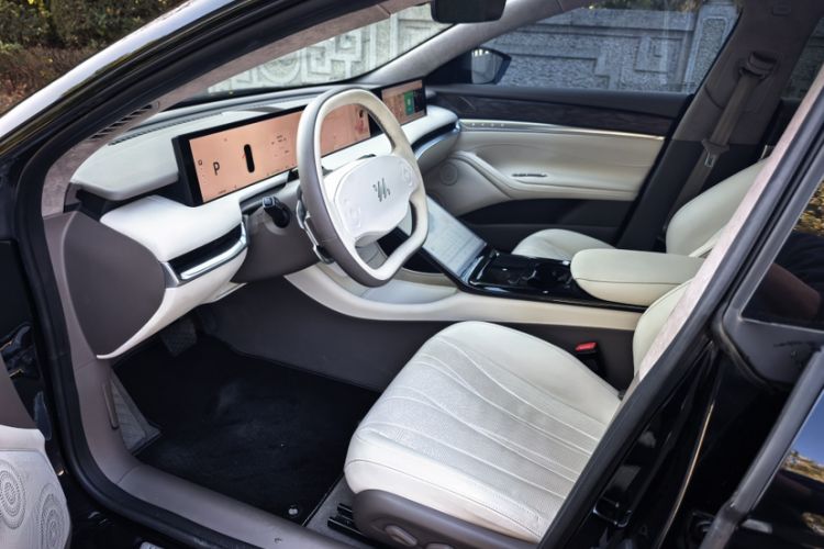 Used IM L7 2022 Dynamic Model Interior 6