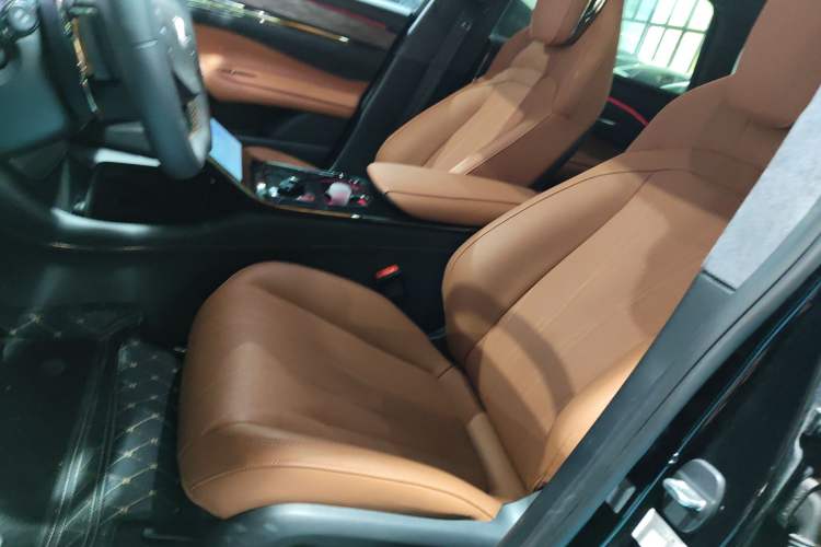 Used IM L7 2022 Dynamic Model Left Front Seat