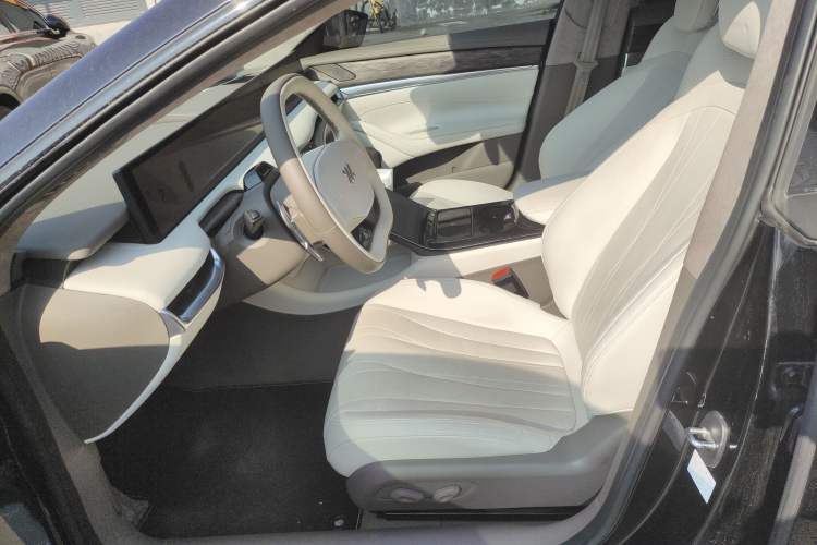 Used IM L7 2022 Dynamic Model Left Front Seat