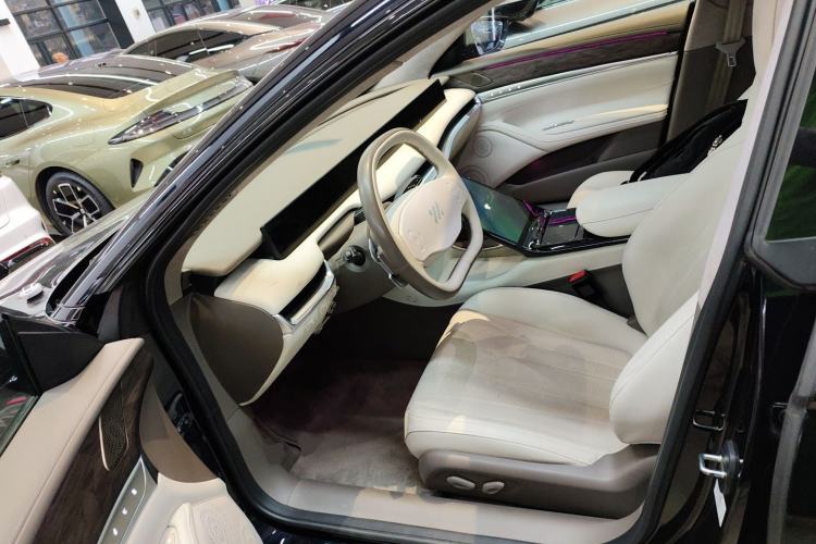 Used IM L7 2022 Dynamic Model Left Front Seat