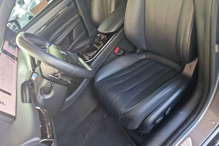 Used IM L7 2022 Pro Model Left Front Seat