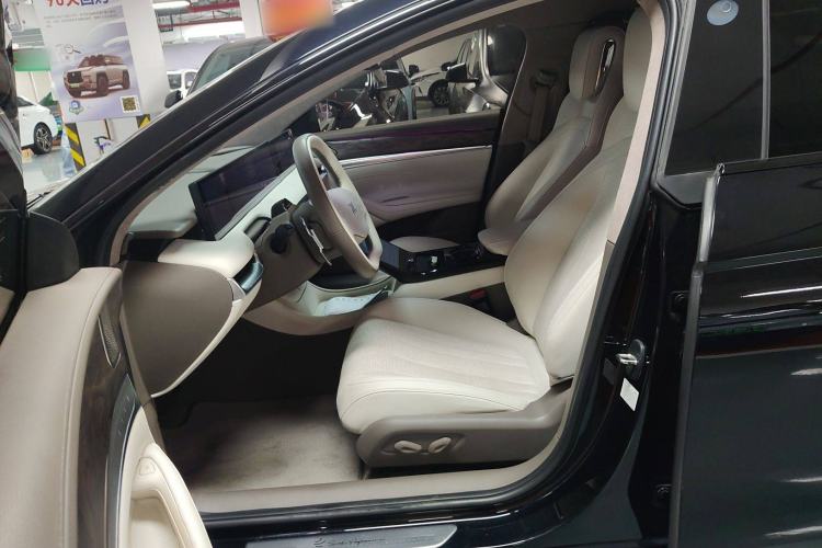 Used IM L7 2022 Dynamic Model Left Front Seat
