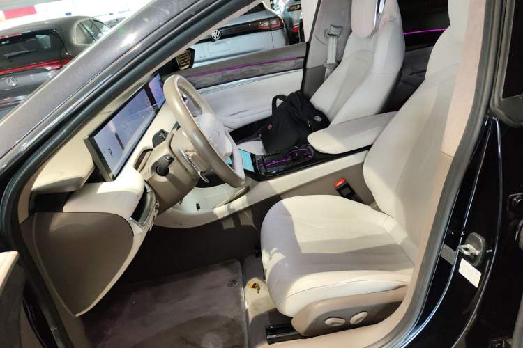 Used IM L7 2022 Dynamic Model Left Front Seat
