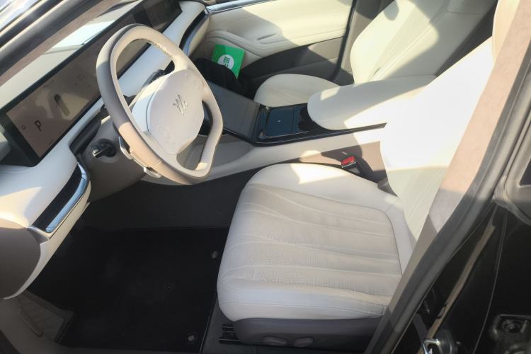 Used IM L7 2022 Dynamic Model Left Front Seat